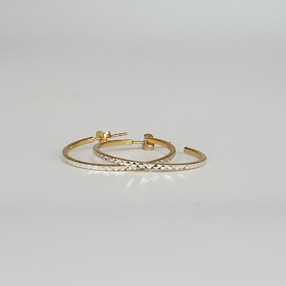 Elegant 925 Sterling Silver & Gold Tone Diamond Cut Hoop Earrings - Picture 3 of 11